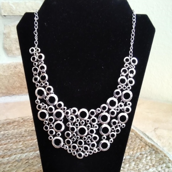 Jewelry - NEW Silver Circle Necklace